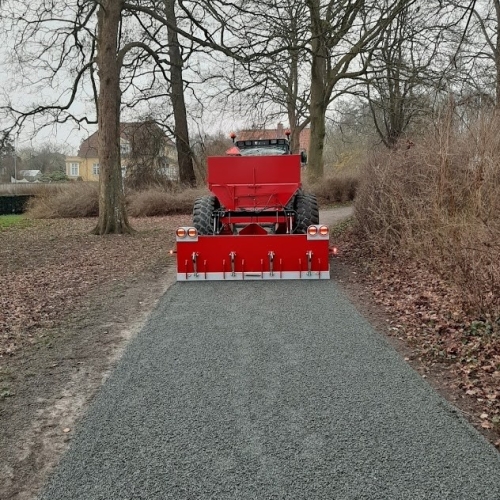 Vedligeholdelse af grussti Sjælland